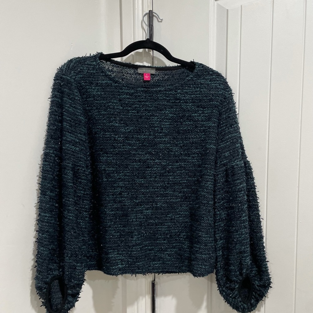 Puff sleeve shirt.